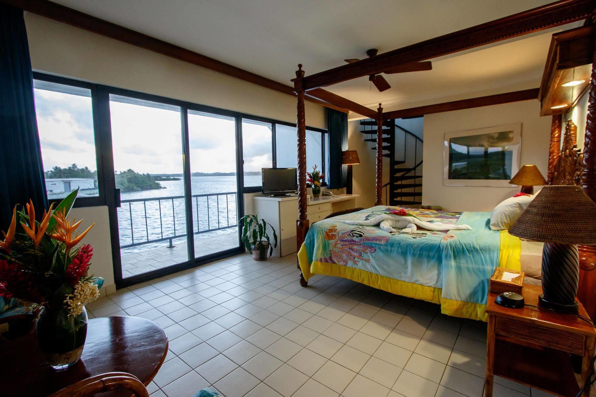 Manta Ray Bay Resort Colonia Exterior foto